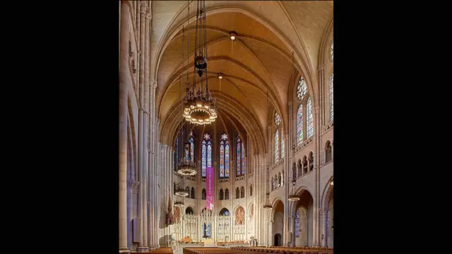 Arcos em tijolo criados pelo arquiteto espanhol Rafael Guastavino entre o fim do século 19 e o início do século 20 podem ser vistos em mais de 250 construções na cidade.