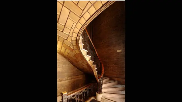 Arcos em tijolo criados pelo arquiteto espanhol Rafael Guastavino entre o fim do século 19 e o início do século 20 podem ser vistos em mais de 250 construções na cidade.