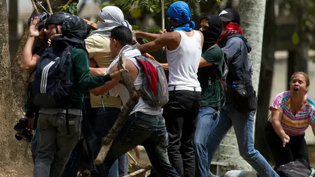 Disturbios en la universidad central de venezuela, caracas