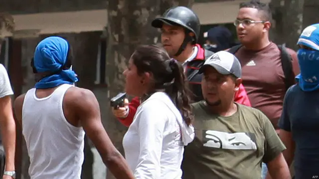 Disturbios en la universidad central de venezuela, caracas