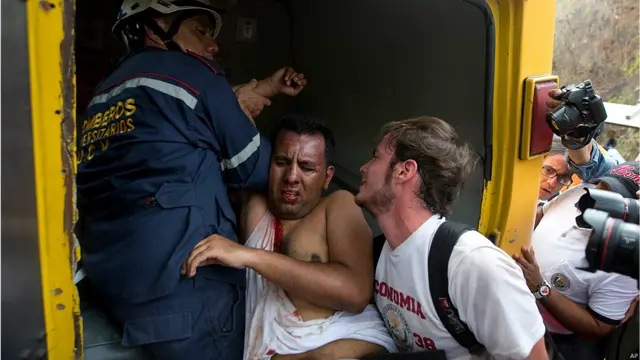 Disturbios en la universidad central de venezuela, caracas
