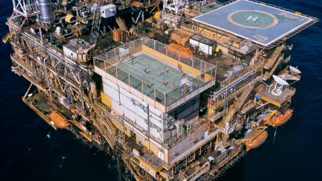 क्रिस्टोफ़र पिलीट्ज़ की किताब 'द ब्यूटीफुल गेम' की एक तस्वीर