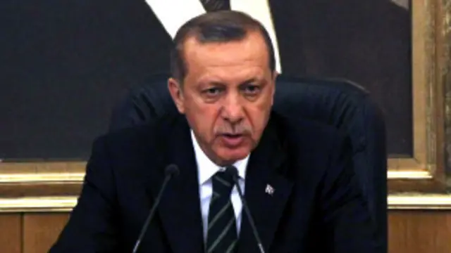 Erdoğan: Merkez Bankası acil toplantı ile faizi indirmeli