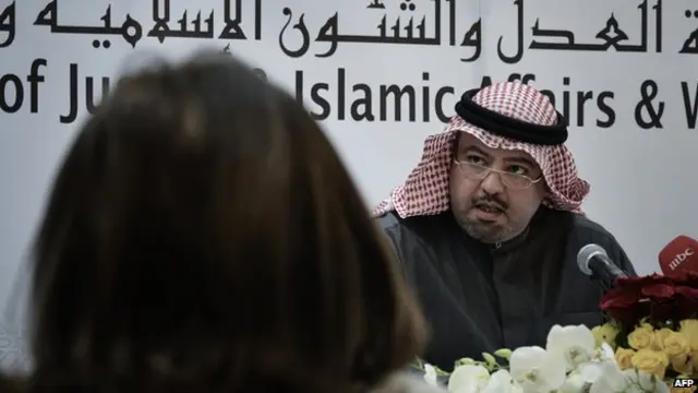 رهبران شیعیان بحرین وزیر دادگستری و امور اسلامی کشور را مسئول تخریب مساجد می دانند