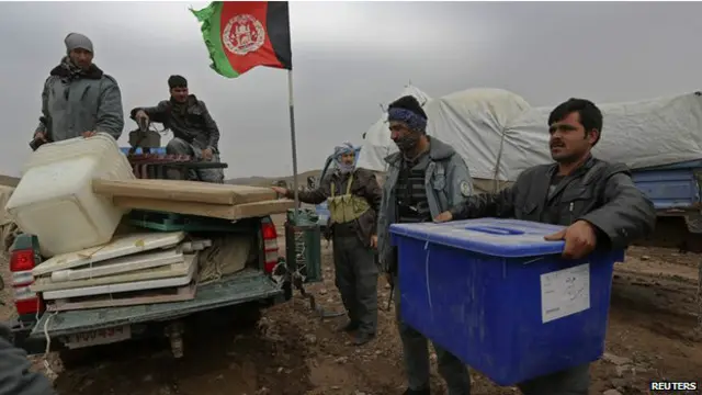 نیروهای امنیتی افغانستان بررسی خواهند کرد که می توانند مراکز بسته انتخاباتی را بازگشایی کنند یا نه