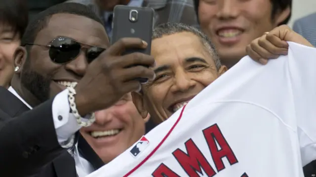 selfie, obama, boston red sox, samsung