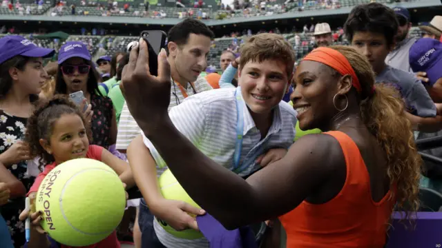 selfie, serena williams