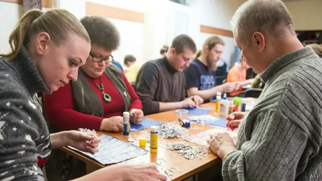 Voluntários na Ucrânia estão até abrindo mão de momentos de lazer para levantar casos de corrupção 