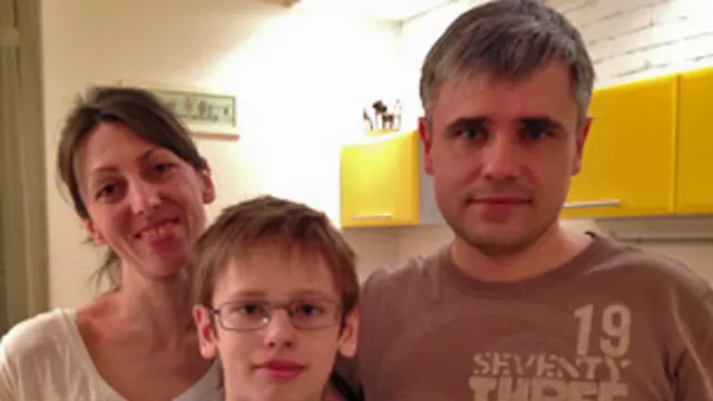 A família Pynchuk vem se dedicando coletivametne a reconstruir reconstruir documentos