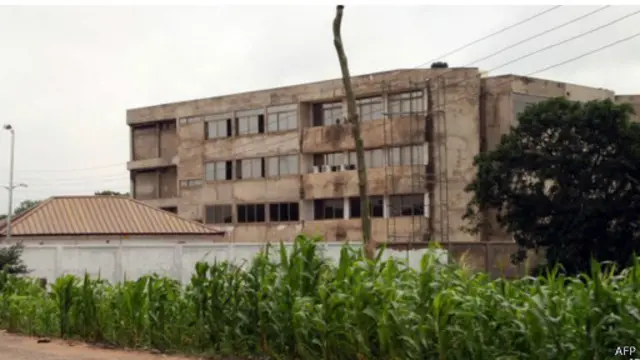 المباني الحكومية من بين تلك التي تعاني الإهمال فيما يتعلق بأعمال الصيانة