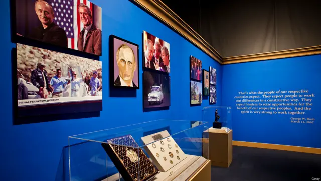 जॉर्ज बुश की पेंटिंग