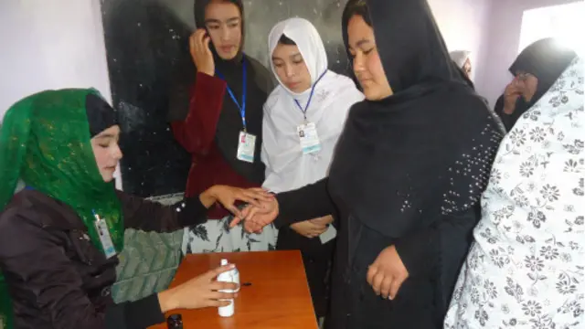 در انتخابات پارلمانی ۱۳۸۹ مشارکت بالای رای‌دهندگان هزاره در غزنی و مشارکت کم پشتون‎ها باعث شد که هیچ پشتونی از این ولایت به مجلس راه نیابد