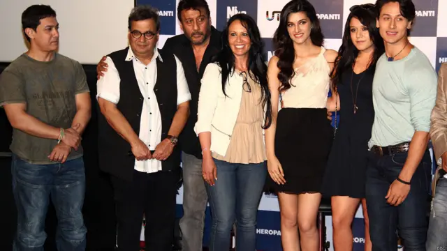  आमिर ख़ान, सुभाष घई, जैकी श्रॉफ़, जैकी की पत्नी आएशा श्रॉफ़, अभिनेत्री कीर्ति सैनन, जैकी की बेटी कृष्णा श्रॉफ़ और जैकी के बेटे टाइगर श्रॉफ़. 