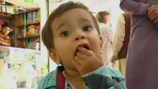 9個月大的男嬰穆罕默德•摩薩•汗被拉合爾市警方指控策劃謀殺、威脅警察和干擾國家公務。