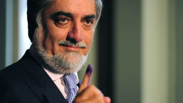 د افغانستان ولسمشرۍ ته کاندید ډاکټر عبدالله عبدالله له رایه ورکولو وروسته هیله څرګنده کړه چې د ټاکنو ورځ به مخ په وړاندې یو ګام وي.