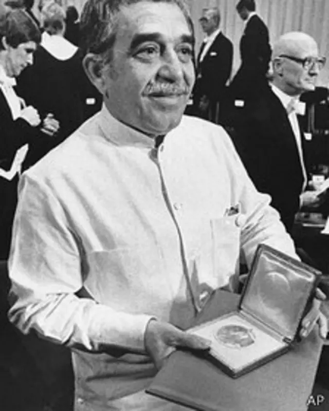 گارسیا در مراسم دریافت جایزه نوبل ادبی در سال ۱۹۸۲ 