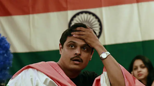 بھارتی کرکٹ کھلاڑیوں اور شائقین کو اس لیے بھی مایوس زیادہ ہوئی کیونکہ اگر وہ یہ فائنل جیتے جاتے تو ان کو تین عالمی ٹورنامنٹ بیک وقت حاصل کرنے کا اعزاز مل جاتا