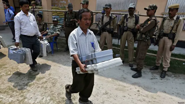 آسام کی جن پانچ سیٹوں پر پیر کو امیدواروں کی قسمت کا فیصلہ ہو گا ان میں تیجپور، كاليابور، جورھٹ، ڈبروگڑھ اور لکھیم پور شامل ہیں۔