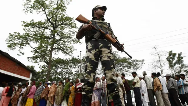 شدت پسندوں کی کارروائیوں کے خدشات کے پیشِ نظر ان ریاستوں میں پولنگ کے لیے سخت حفاظتی انتظامات کیے گئے ہیں۔