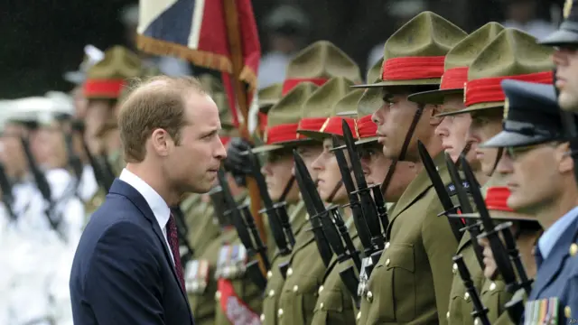 Не обошлось и без почетного караула. Армия Новой Зеландии состоит из 4,5 тыс военнослужащих и 2 тыс резервистов. 23 человека несут службу в Афганистане.