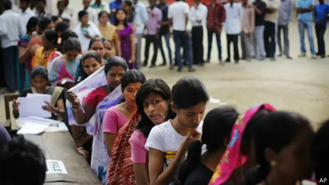 A primeira fase da votação começa no dia 7 de abril, e a última acontecerá no dia 12 de maio