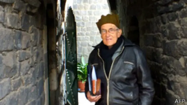 عکسی که حدود دو ماه پیش از پدر فرانس گرفته شده