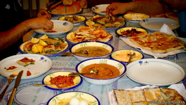 Еда на столе