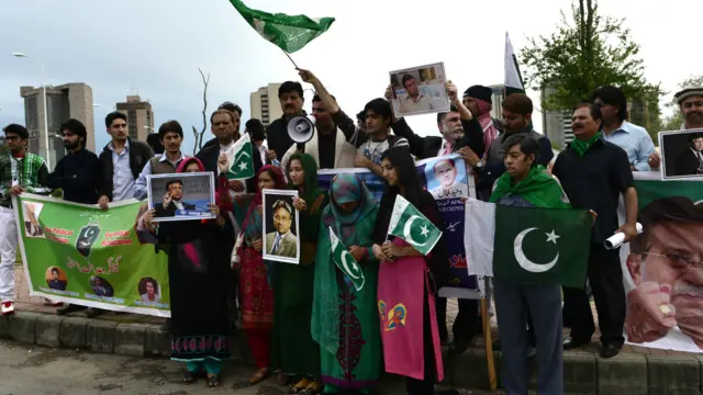 مظاہرین سابق فوجی حکمران کی رہائی کا مطالبہ کر رہے تھے۔