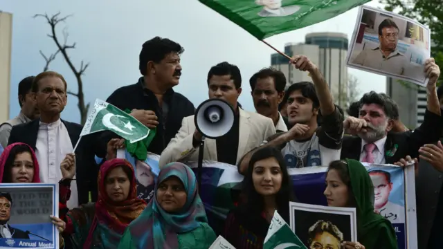 آئین سے غداری کے مقدمے کے علاوہ بھی جنرل مشرف کےخلاف کئی مقدمے درج ہیں اور ان کی سماعت ہو رہی ہے۔