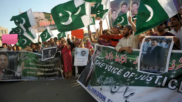 جنرل مشرف کا نام ایگزٹ کنٹرول لسٹ پر ہے جس کی وجہ سے وہ ملک سے باہر نہیں جا سکتے۔