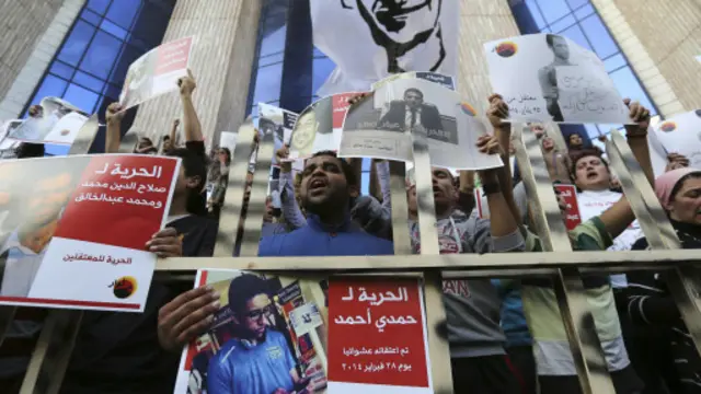 إقرار القانون جاء بعد نحو أسبوعين من انتهاء العمل بحالة الطوارئ وحظر للتجوال استمرا ثلاثة أشهر