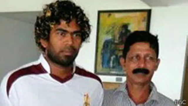 'ලසිත් මාලිංග මුලින්ම ලෙදර් බෝල් ක්‍රීඩා කළේ විද්‍යාලෝක විද්‍යාලයෙන්'