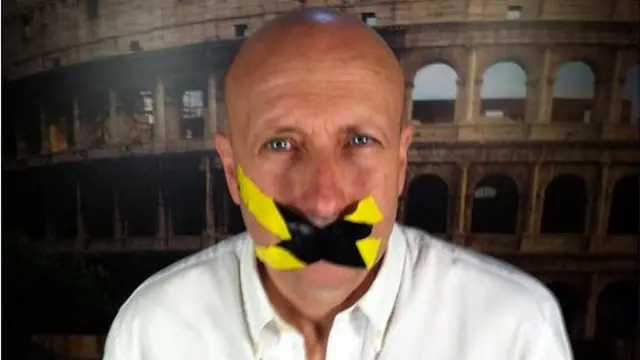 الصحفي البريطاني الشهير آلان جونسون الذي احتجز بدوره في غزة 