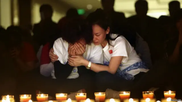 馬航失聯乘客家屬在北京麗都飯店舉行燭光祈福活動（07/04/2014）