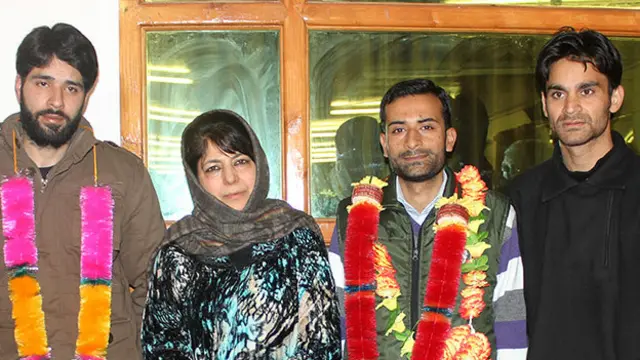 حالیہ دنوں میں پی ڈی پی کی رہنما محبوبہ مفتی نے نوجوانوں کو پارٹی میں شامل کیا ہے