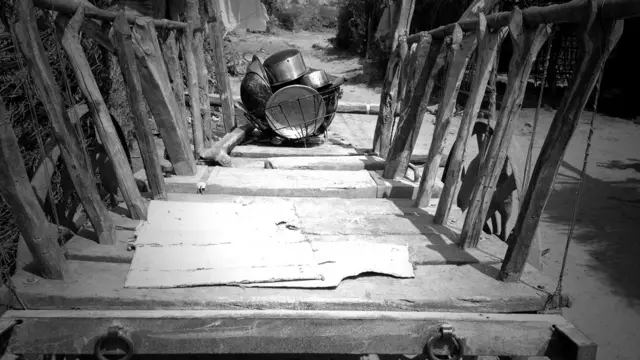 विदर्भ की विधवा, क़तार का आख़िरी