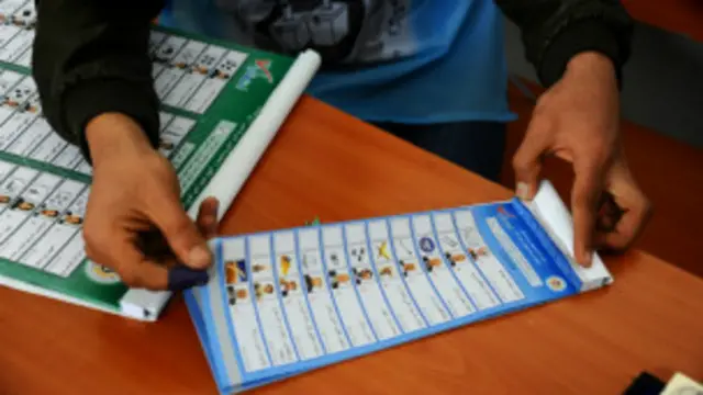 وړاندې تر دې د ټاکنیزو شکایتونو کمیسیون ویلي وو چې د ټاکنو په تړاو د شکایتونو د منلو وخت پای ته رسېدلی دی.