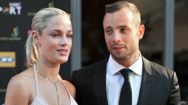 Писториус с подругой