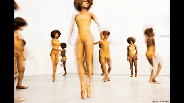 Momentum, 2011 (still). Cortesia do artista e do Salon94, em Nova York