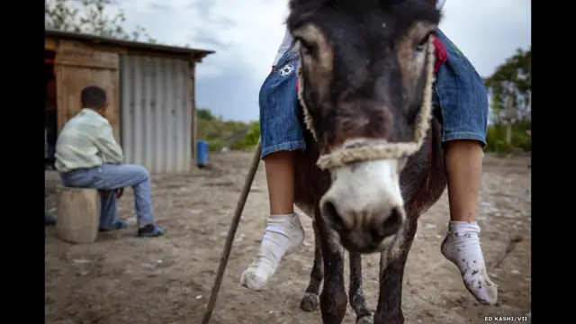 حدود ۱۳ هزار آواره در روستای تخته کورپو، که به معنای پل چوبی است، زندگی می کنند. 