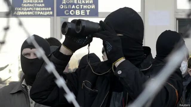 Manifestante pro-ruso en Donetsk