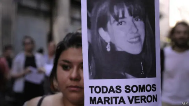 نزل الآلاف محتجين الى الشوارع بعد حكم أولي بأخلاء سبيل المتهمين. 