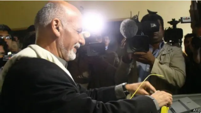 المرشح الرئاسي أشرف غني أحمدزاي يقول إنه حسم السباق لصالحة من الجولة الأولى.