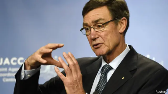 Ангус Хьюстон