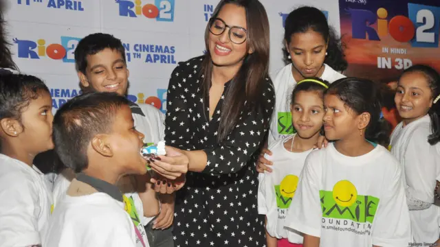 सोनाक्षी सिन्हा