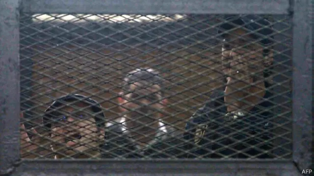 حكم على ماهر وعادل بالسجن ثلاث سنوات بتهمة "التعدي على أفراد الأمن وانتهاك قانون التظاهر" 