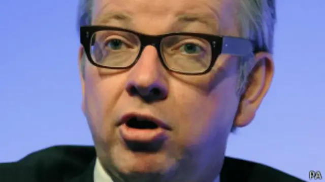 أشاد غوف بموقف رئيس الوزراء ديفيد كاميرون في قضية وزيرة الثقافة المستقيلة