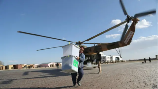 د افغانستان له ۲۲ ولایتونو د رایو د پایلو پاڼې د هوا او له ۱۲ نورو ولایتونو د ځمکې له لارې مرکز ته ورسول شي.