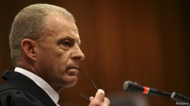 ممثل الادعاء، غيري نيل، الذي يظهر في الصورة، سخر من تهرب بيستوريوس من الاعتراف بتحمل المسؤولية