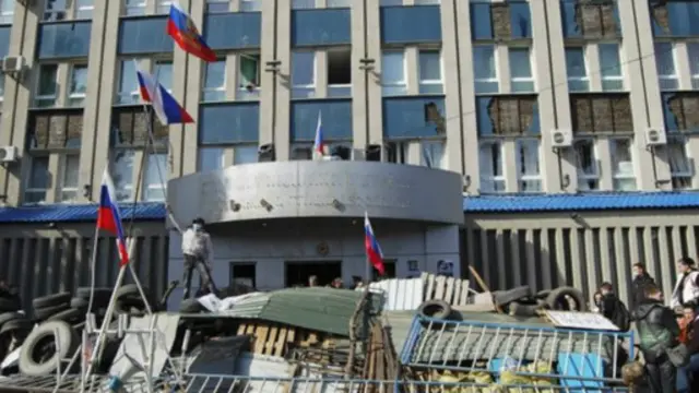 Chừng 56 người đã được cho phép ra khỏi tòa nhà an ninh tại Luhanks, giới chức nói